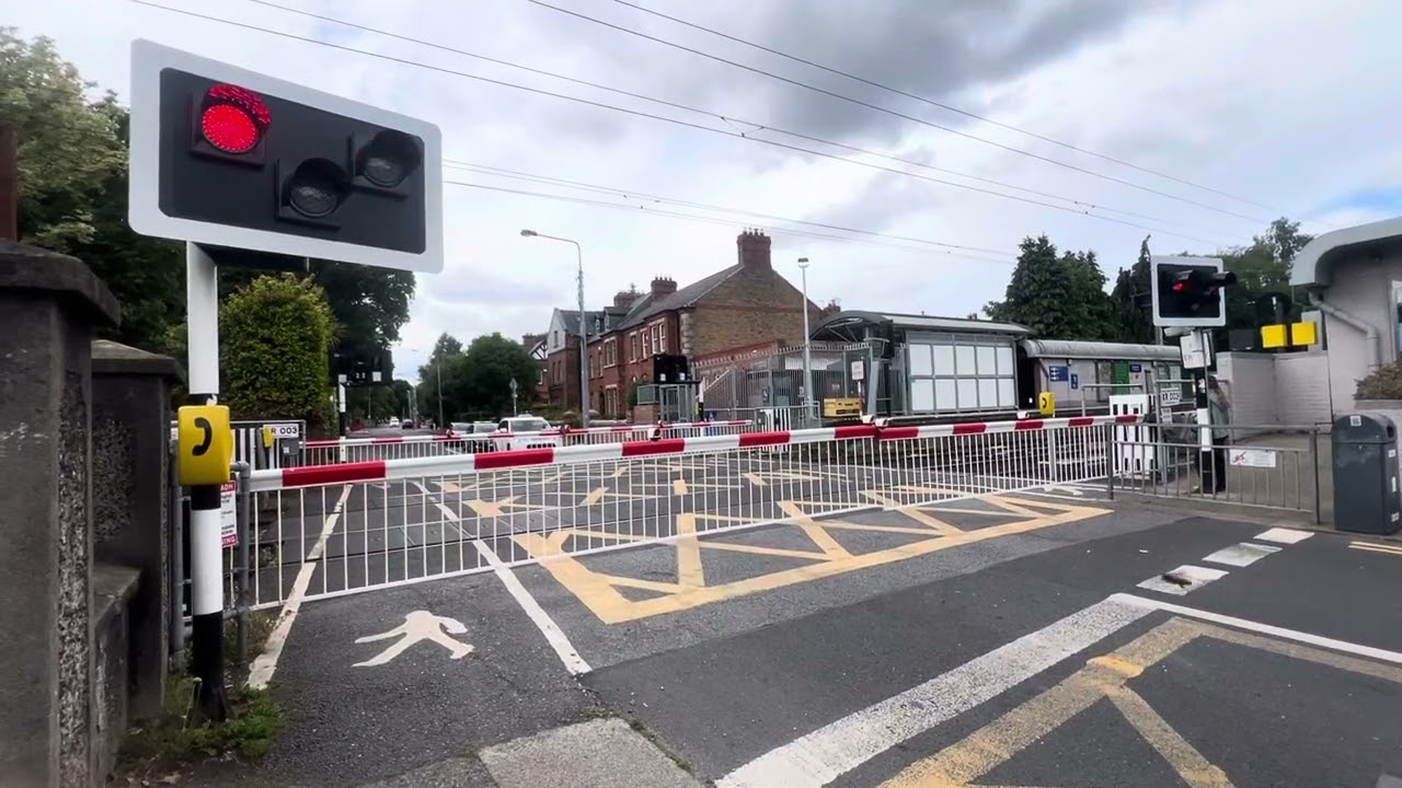 *RF2s* Sandymount Level Crossing, Dublin (28/7/2025)