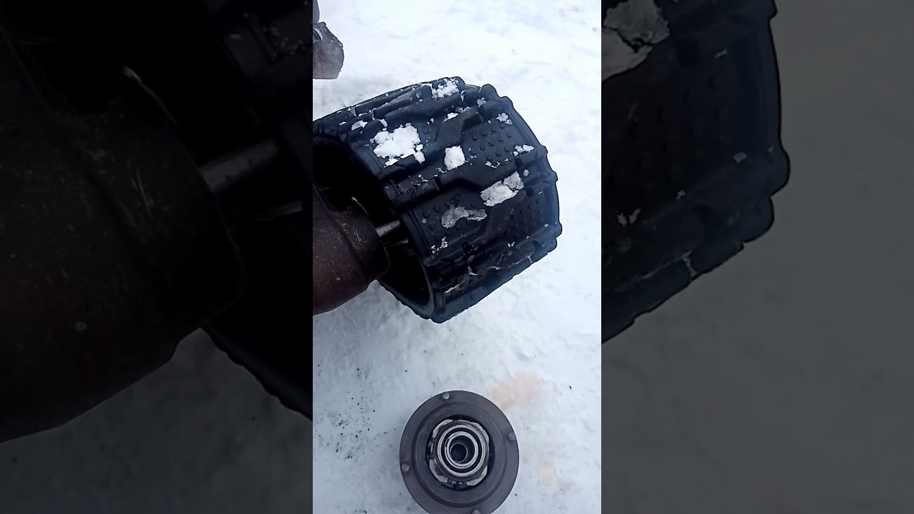 Износ сцепления и замена подшипника на шнеке снегоуборщика Honda hs622