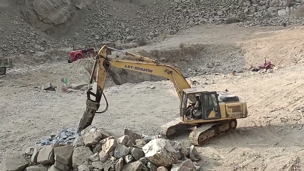 Stone 🪨 breaker work Tractor stone work in mine's excoveter stone work 