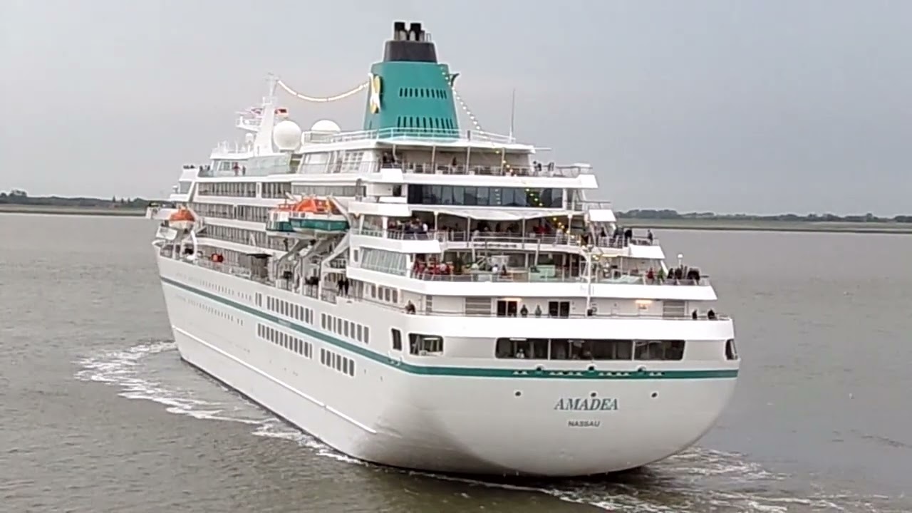 Die MS Amadea bricht auf zu einer 20 tägigen Kreuzfahrt