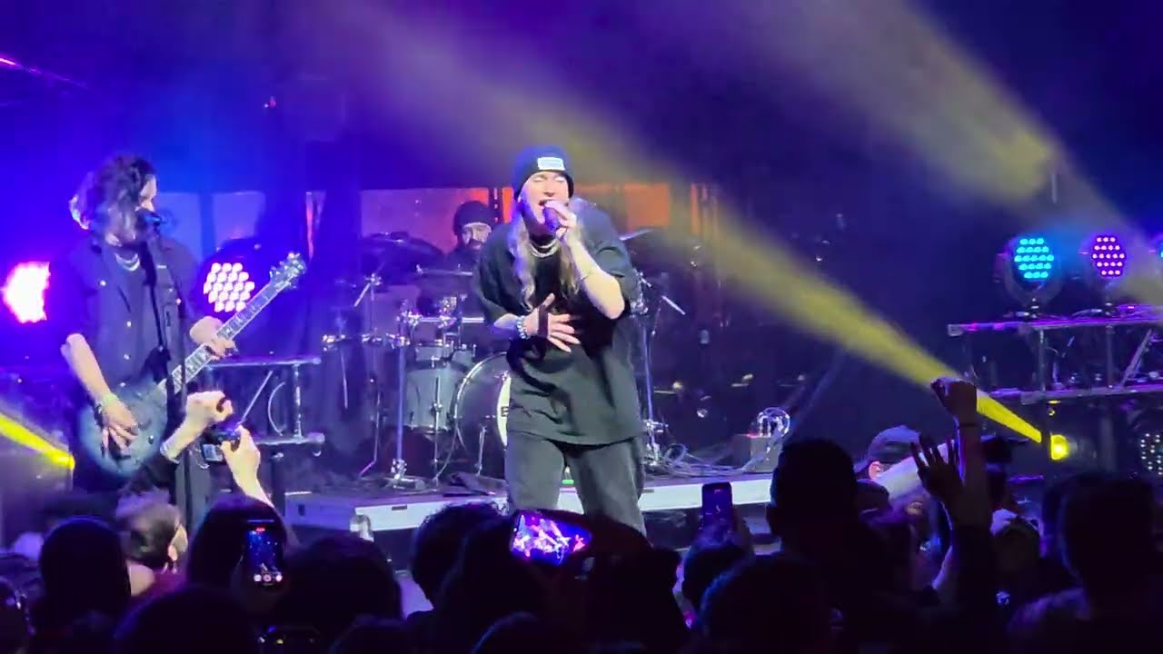 2026-01-19: Catch Your Breath performs 'Y.S.K.W.' LIVE HOUSE OF BLUES DISNEY SPRINGS ORLANDO FLORIDA