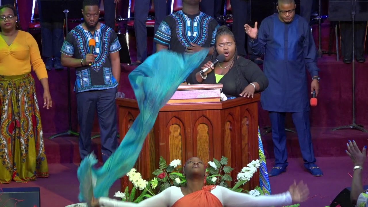 Brunay Clarke: Dis We Bahamian Praise Medley & King of Glory