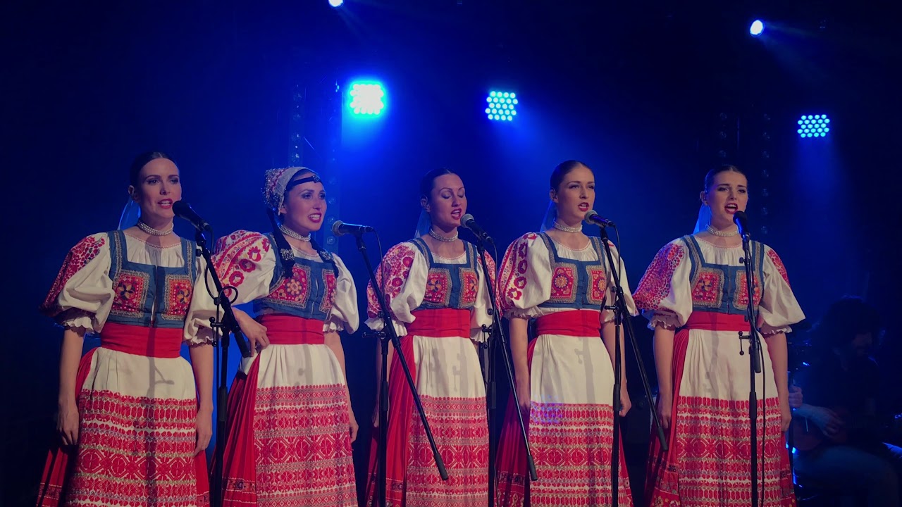 Billy Barman & Dievčatá zo SĽUK-u - Potichu / Košice