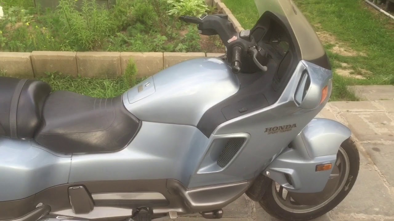 HONDA PC800 PACIFIC COAST.  Не идеальный, но универсальный мотоцикл.