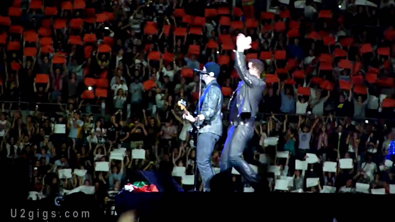 U2 Rome 2010-10-08 I Still Haven't Found What I'm Looking For w/ fan choreography- u2gigs.com