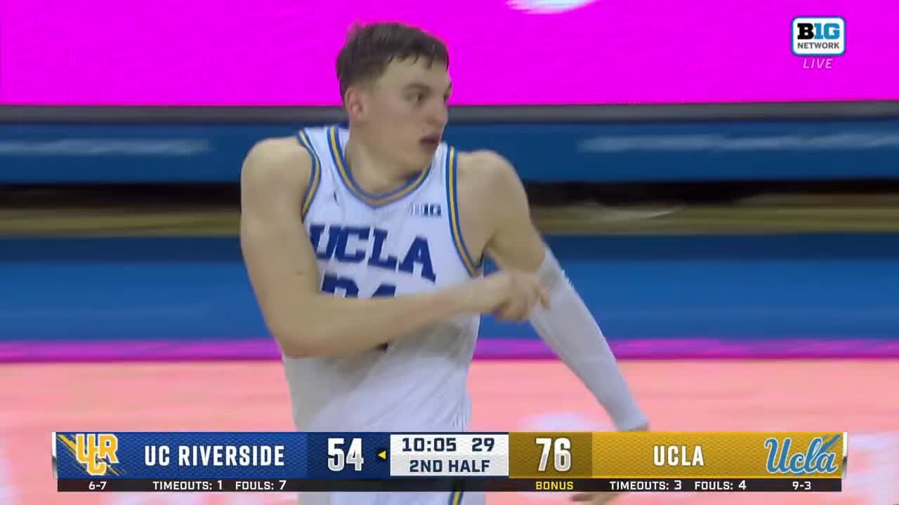 Tyler Bilodeau Sinks the Turn Around Fade vs. UC Riverside | UCLA Basketball