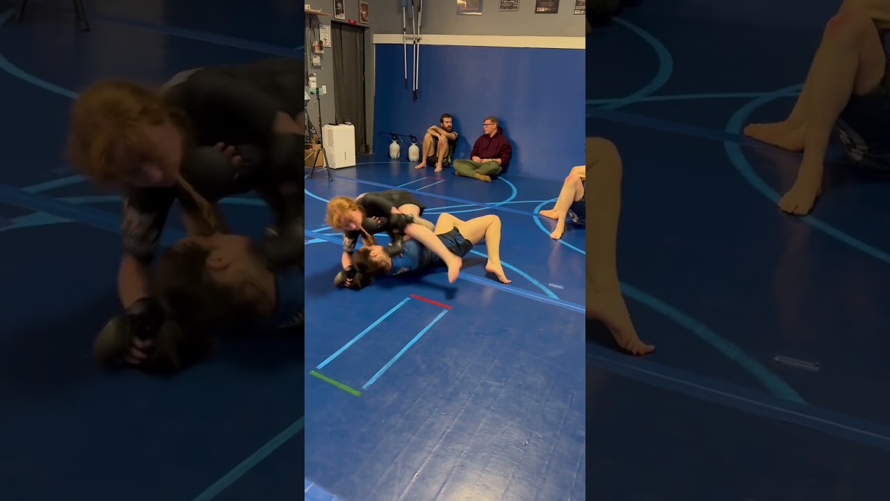 MMA MONDAY - Knee on belly escape 