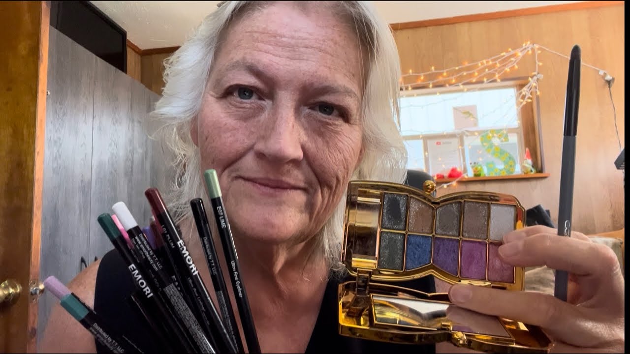 Very RELAXING Doing your makeup💄 Lots of Triggers and Tingles 💤💤