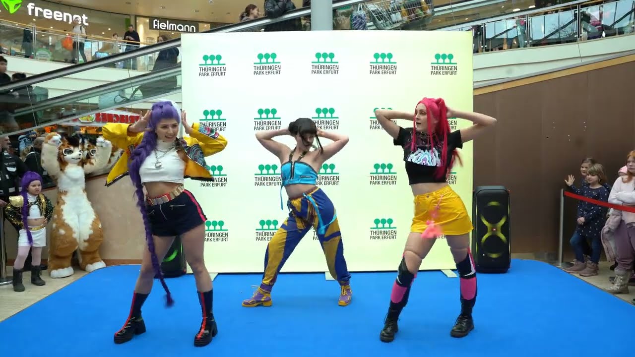 Huntrixx Trio im Einkaufscenter - How its done