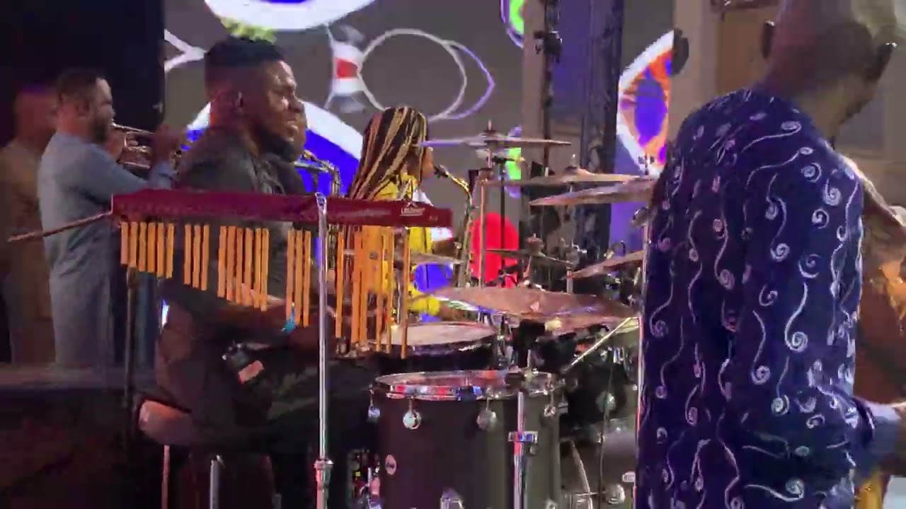 BEST PRAISE MEDLEY 2022 AT TAPE HOUSE ON THE ROCK