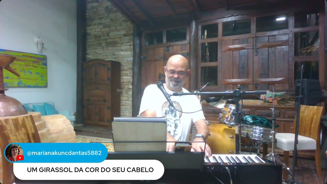 Um Girassol da Cor do Seu Cabelo - Ricardo Sardinha - Cortes do Varanda