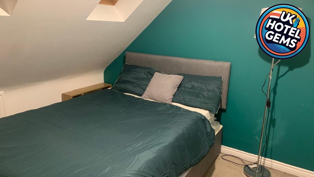 Comfy double Bedroom in Greater Manchester | Manchester, United Kingdom | Hotel Review 🛏️