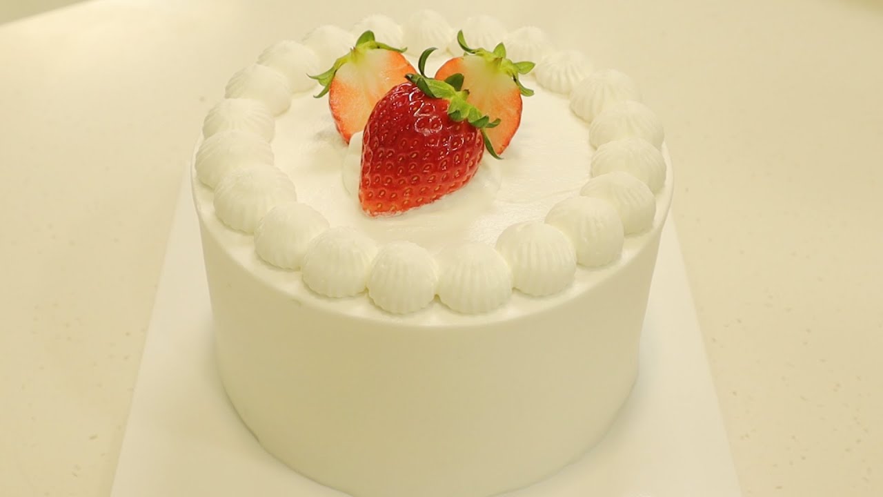 이런 크림봤니? 촉촉한 딸기 우유 생크림 케이크 만들기 -  Strawberry Milk cream Cake Recipe l 호야TV - ASMR
