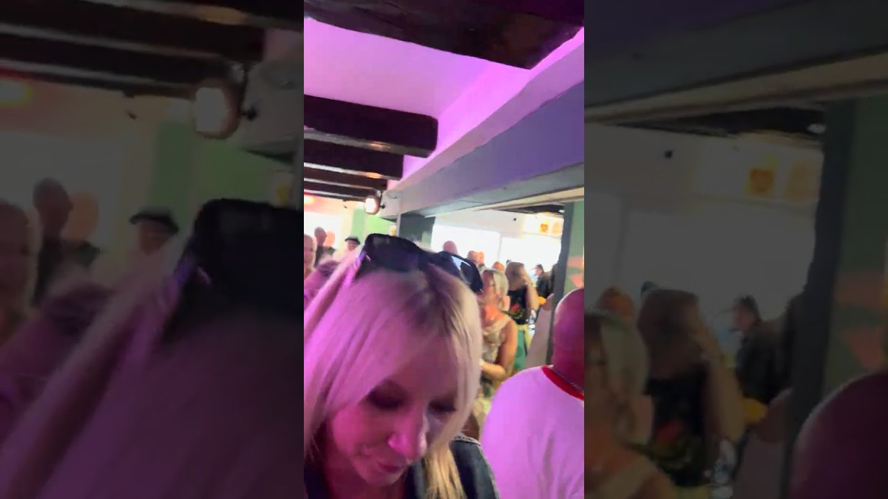 Shelly Tenerife Red Light Spells danger fantastic crowd