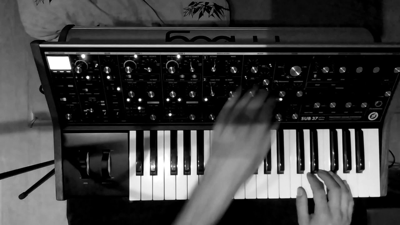 Midnight Jam #6 (Moog Sub 37)
