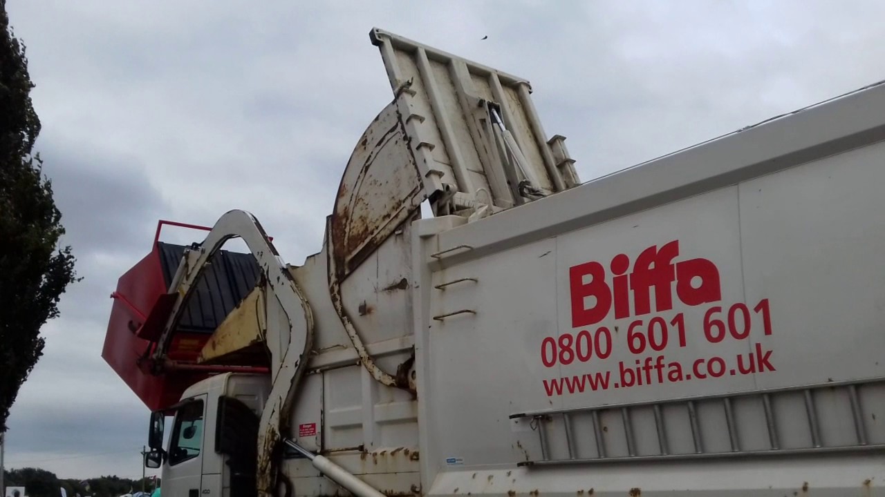 Biffa waste services British front loader (2 of 4)