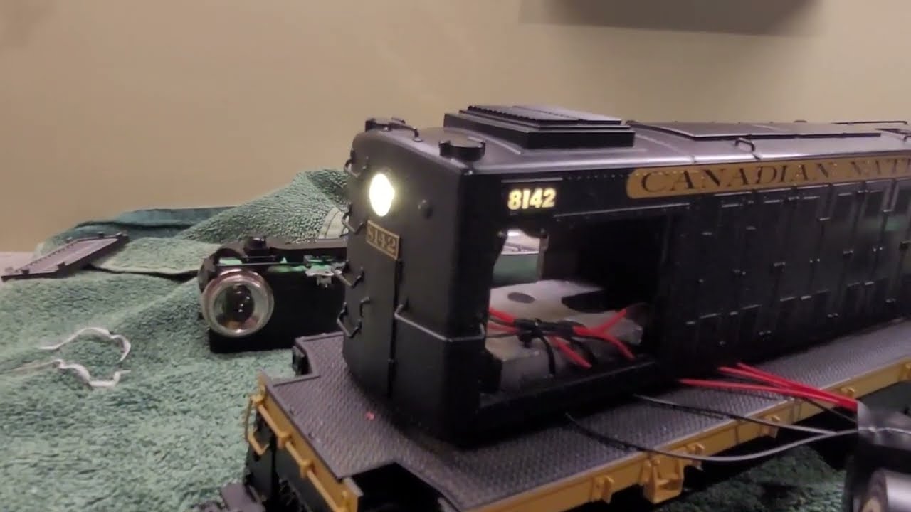 G Scale RailPro Installation In the CN Alco S4 Switcher PT 3 |Garden Railroad