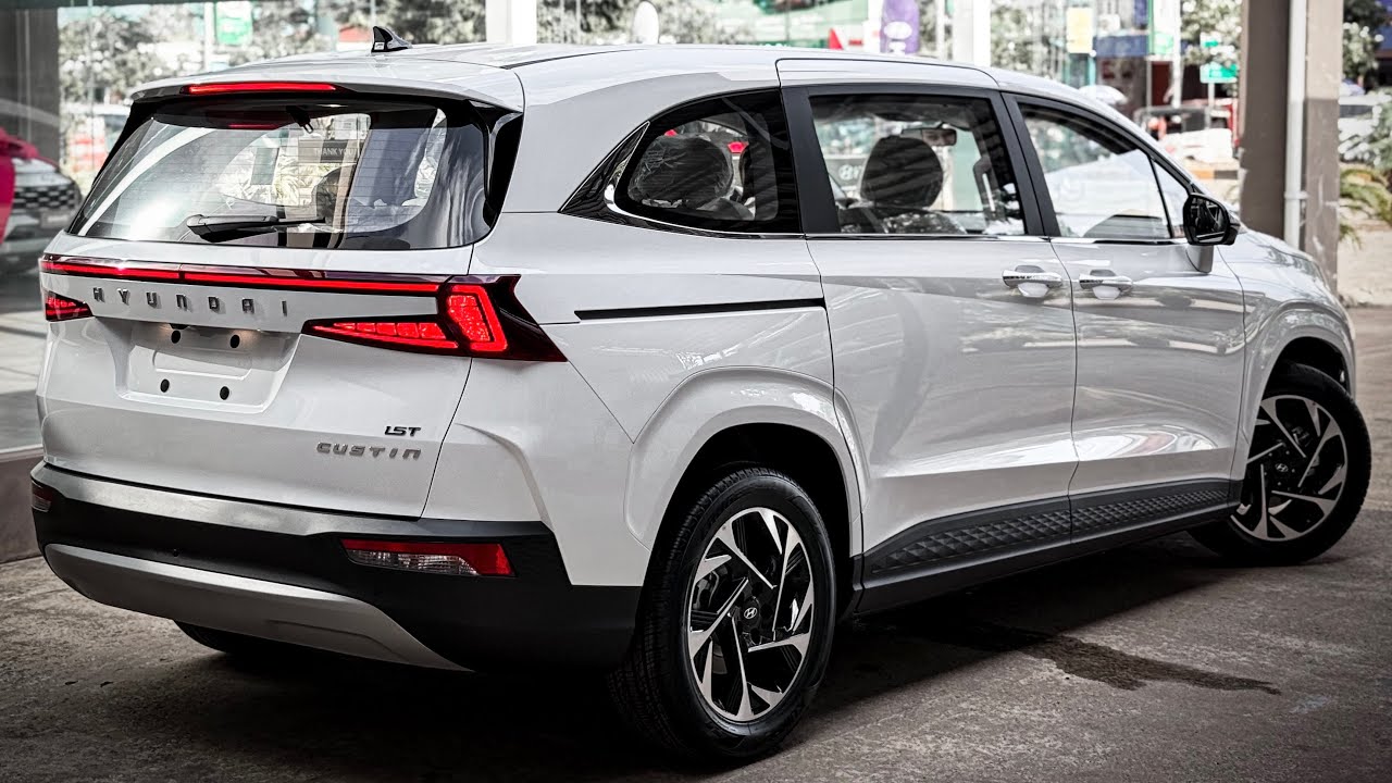 2025 Hyundai Custin - The Best Luxury 7 Seater MPV!