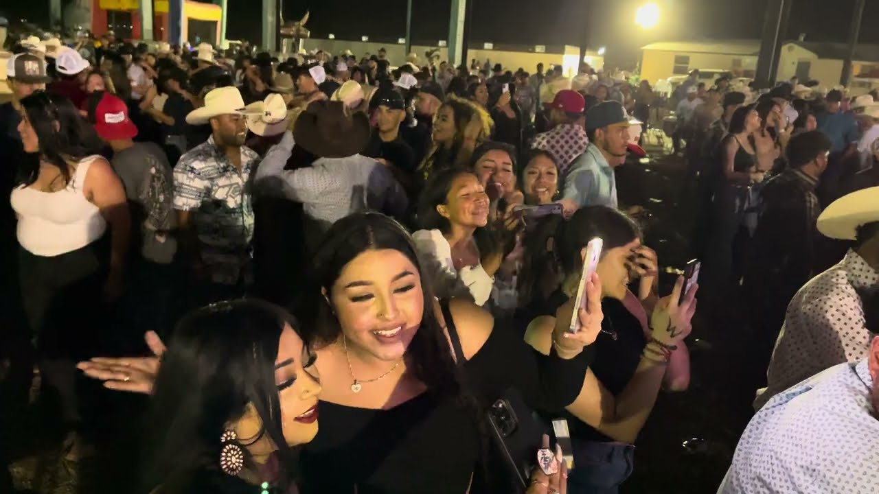 Asi asi! llego La Pócima Norteña !!! y asi los recivieron! Concierto en Vivo!