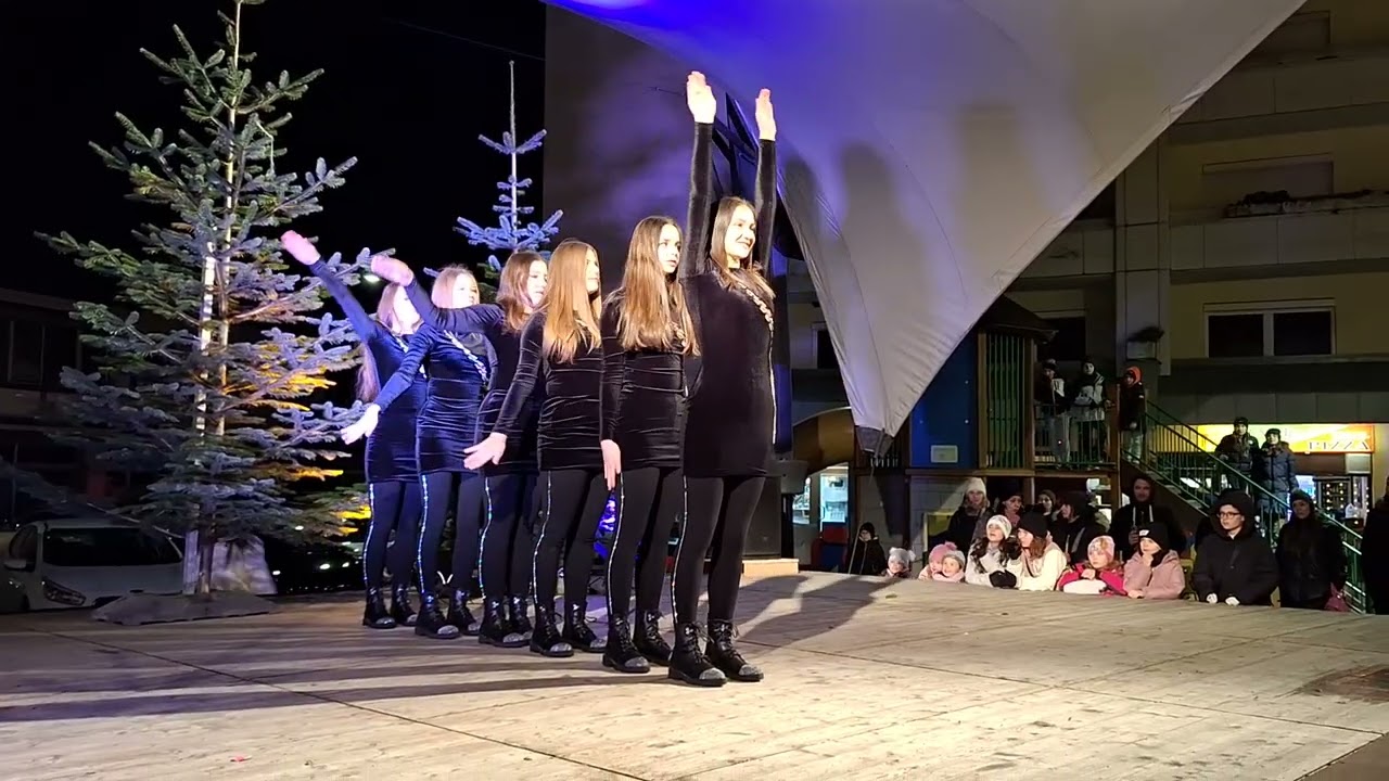 Eröffnung der Winterweihnachtswelt am Oberpullendorfer Hauptplatz mit den Colourful Dancers