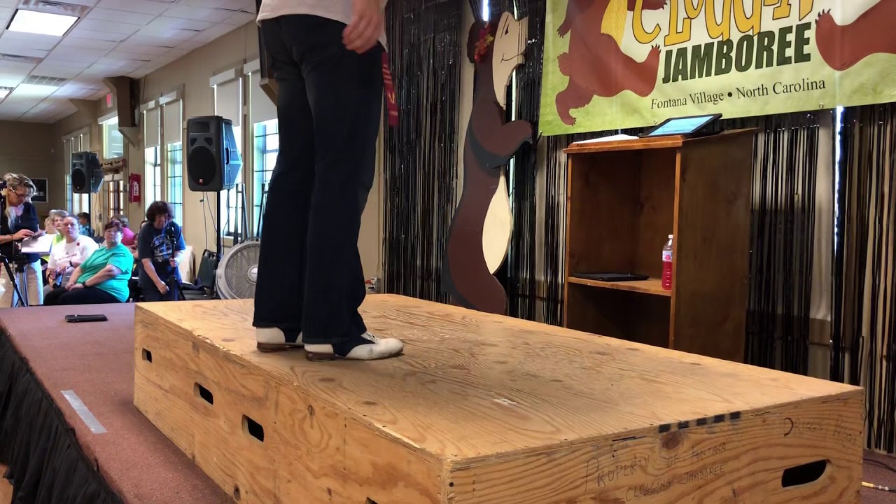 You Make It Feel Like Christmas - Clogging Routine (110%)