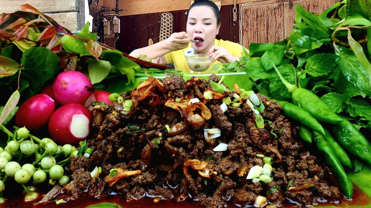 ลาบเหนือลาบหมูคั่วหอมมะเเขว่นเเกล้มผักสดบ้านๆเต็มถาดเเซ่บถึงใจ|ส้มซ่าพาเเซ่บ11 กรกฎาคม ค.ศ. 2025