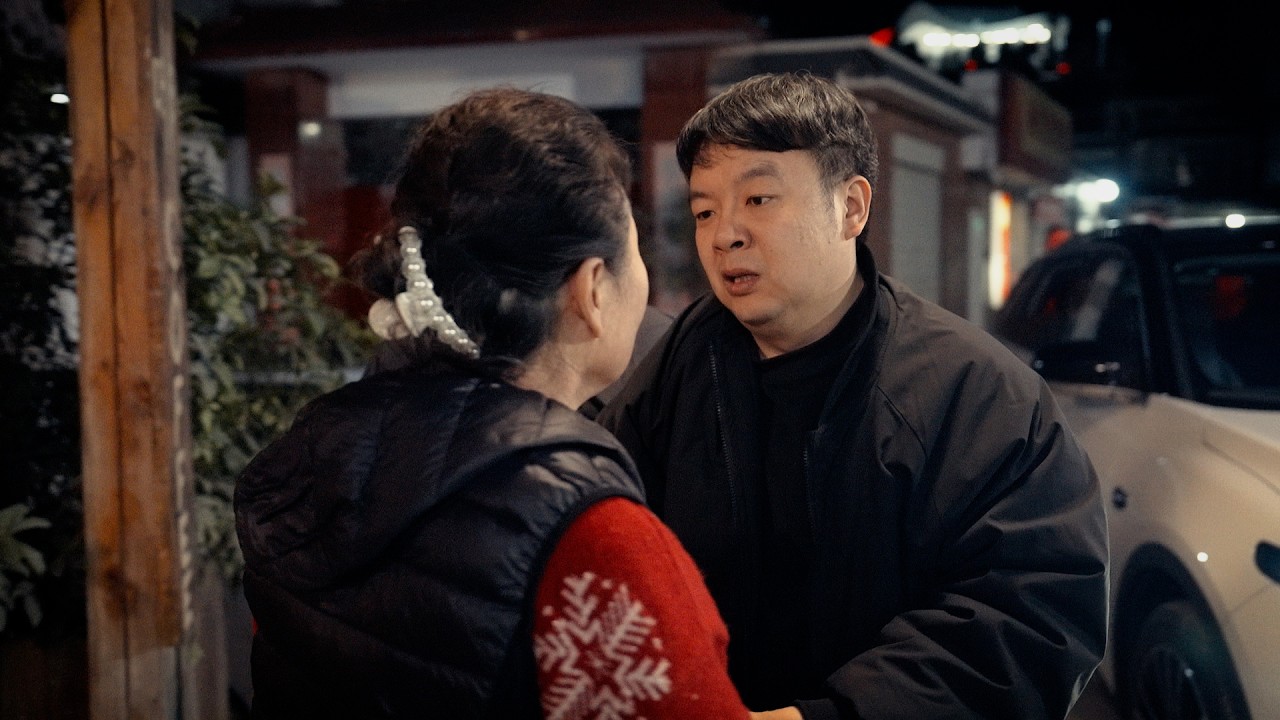【新】陈翔六点半：儿行千里母担忧，儿在家里妈想抽