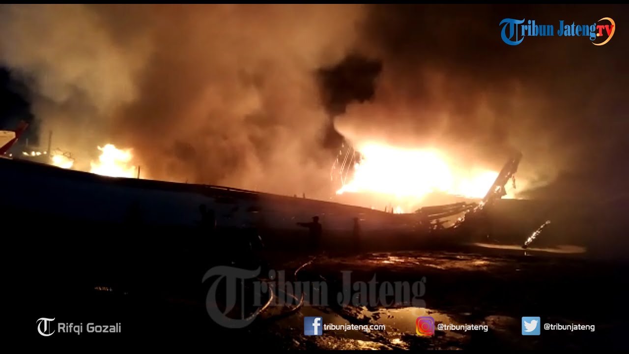Kebakaran Sejumlah Kapal di Muara Silugonggo Juwana Pati