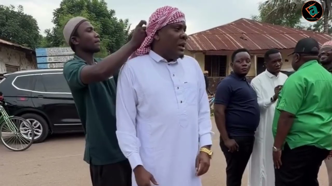 BABALEVO ASHINDWA KUFUNGA KITAMBAA AMUOMBA MWANANCHI WA KIGOMA AMSAIDIE 