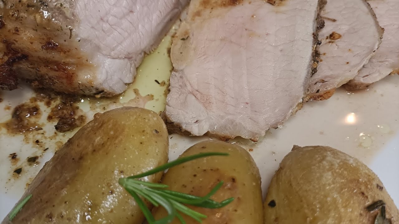 Lomo asado en freidora de aire con guarnición de patatas!!