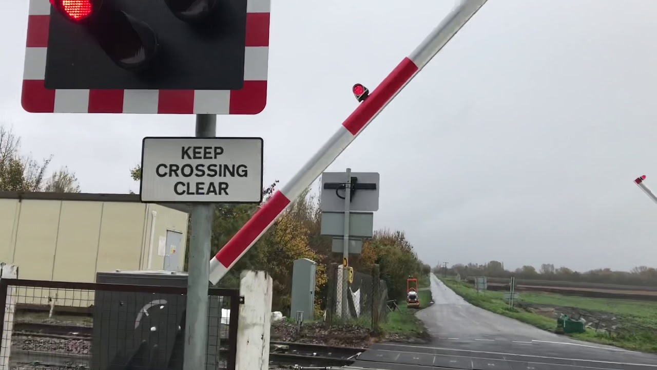 *Brand New LEDS, Barriers & Alarm* Second Drove Level Crossing (Cambridgeshire) Tuesday 03.11.2020