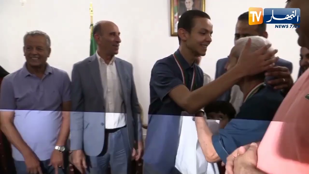 غليزان : جمعية راديوز تكرم التلميذ محمد الأمين بن قداش وعائلته