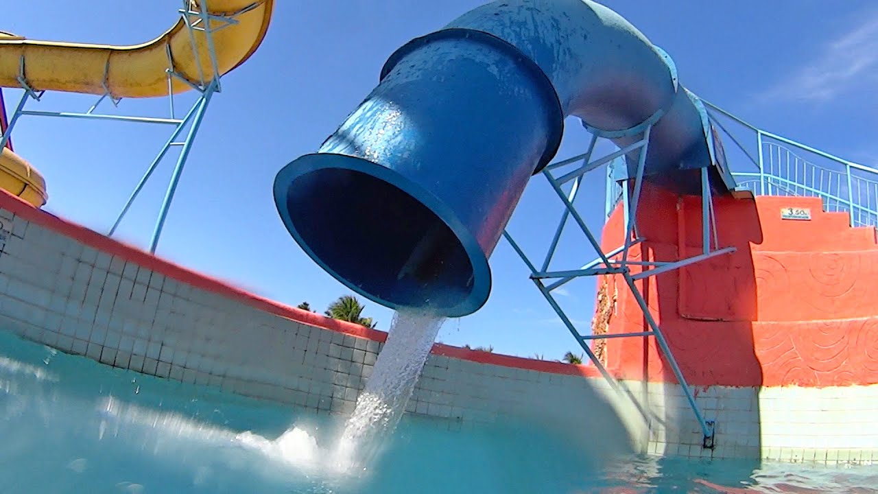 Strange Drop Water Slide at Veneza Water Park