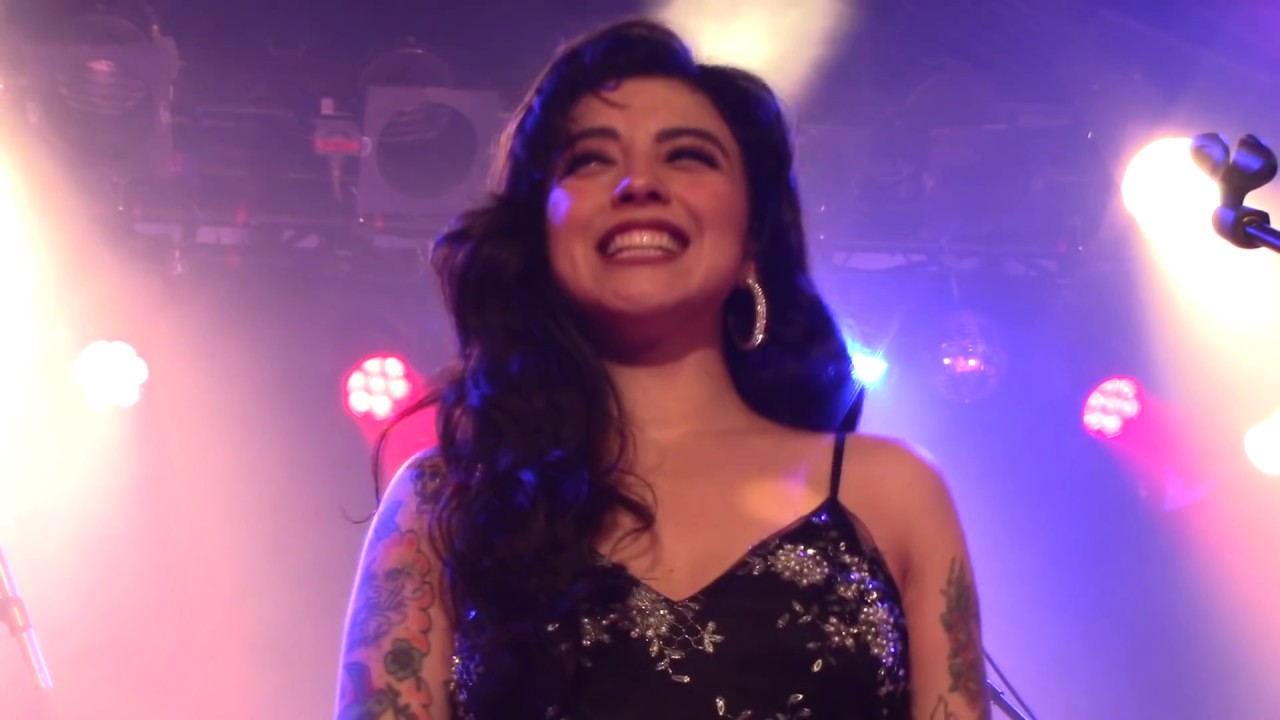 Mon Laferte en Berlín - Tu falta de querer,  FUNERAL,  Mi buen amor - HERMOSO FINAL!   Full HD