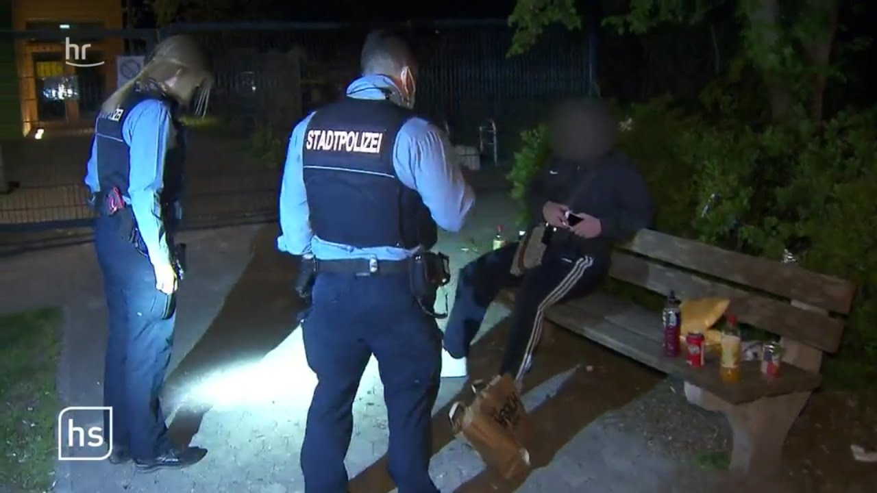 Ausgangssperre: Kontrollen in Wiesbaden | hessenschau