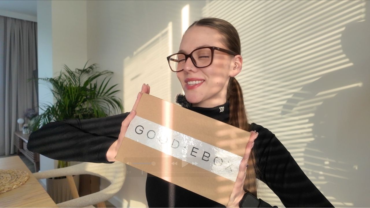 UNBOXING GOODIEBOX MARCH 🌼 BEST COSMETICS?