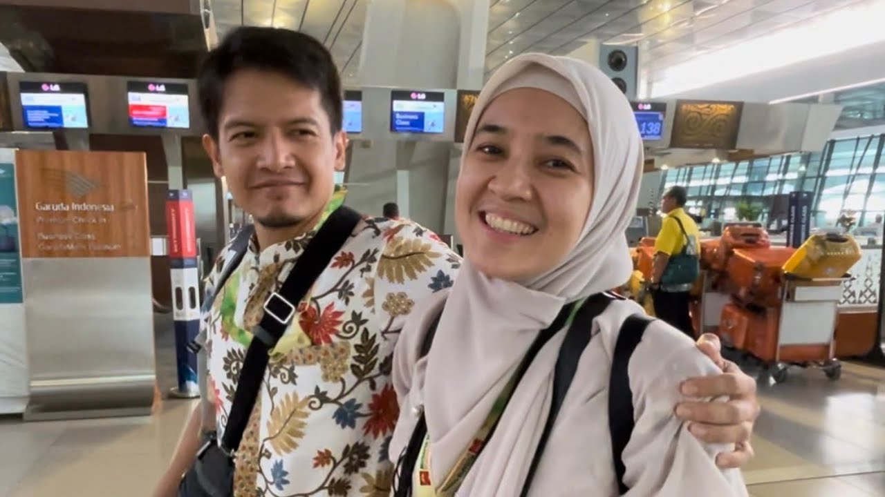 ALHAMDULILLAH, AKHIRNYA BERANGKAT UMRAH BARENG BERDUA YA SAYANG, JADI GAK PERLU SEDIH-SEDIHAN LAGI