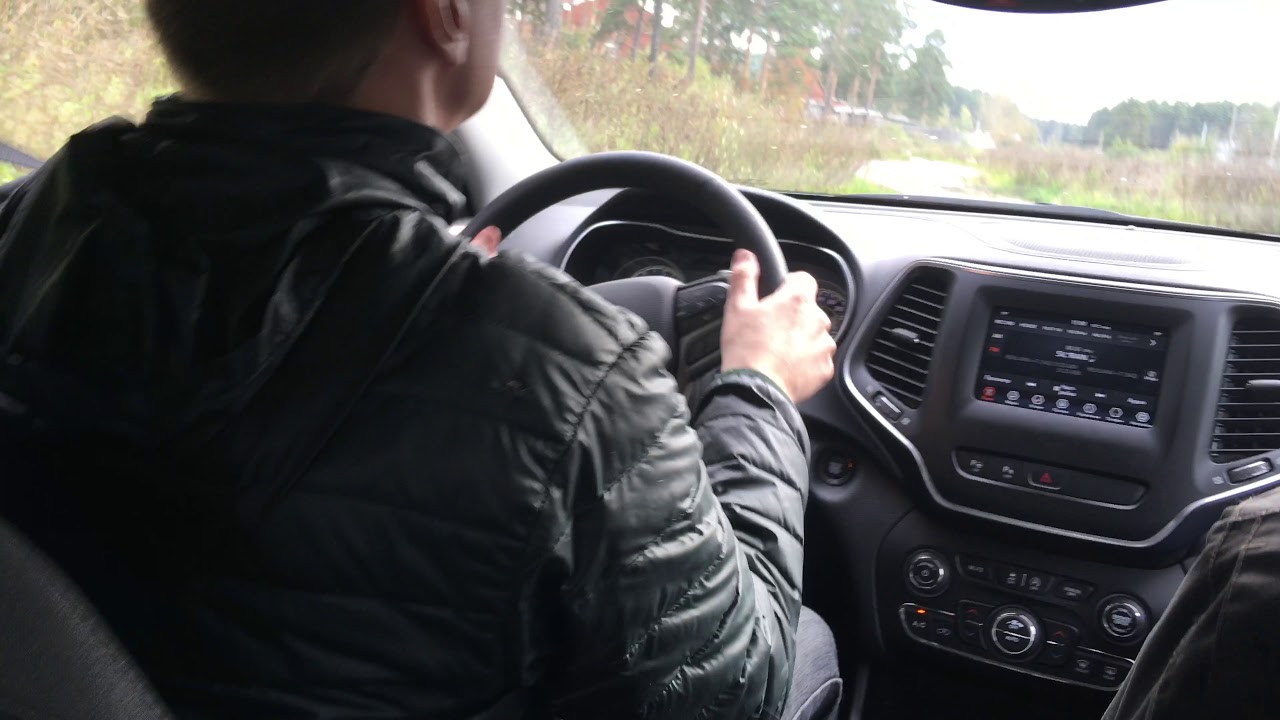 Пробная поездка Jeep Cherokee 4х4 2.4 АТ