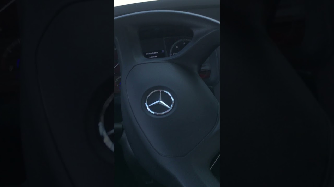 Principio y fundamento para realizar una maniobra de reversa con un autobús articulado.