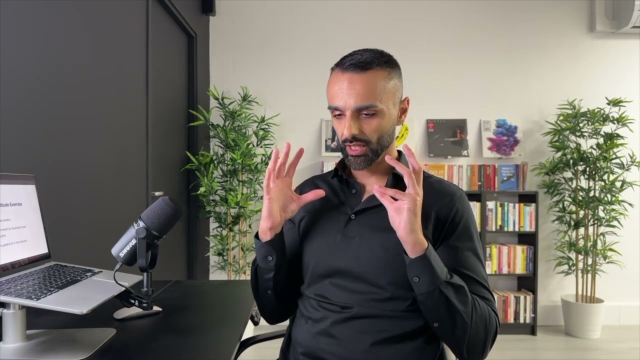Using Gratitude As a Happiness Tool (Stoic Success 3.2)