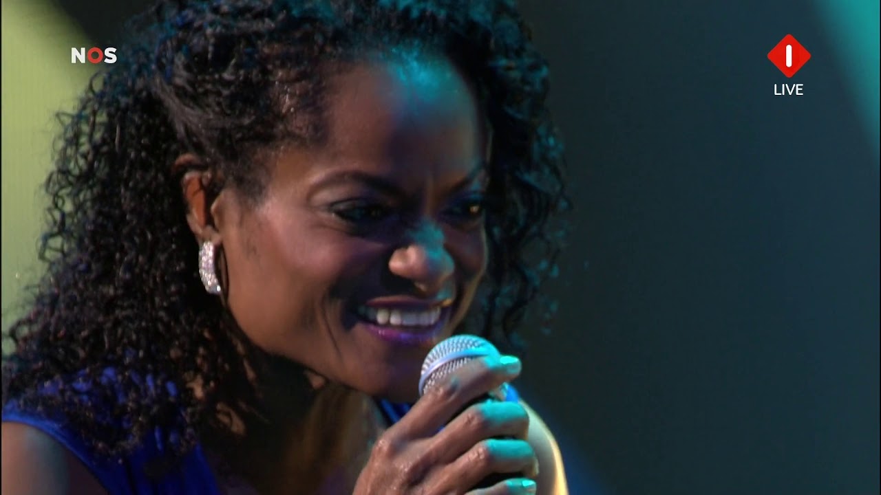 De lucht zit nog vol dagen met Izaline Calister en Carel Kraayenhof 30 nov 2013