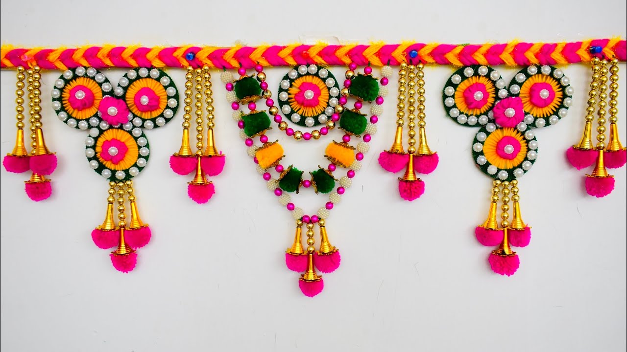 DIY-How to make door hanging from wool/ बिना क्रोसिया और साँचा के बनायें सुँदर बंधनवार 02