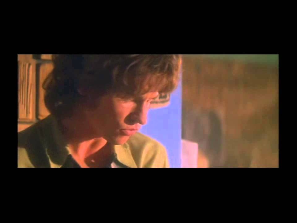 Frank Whaley singing 