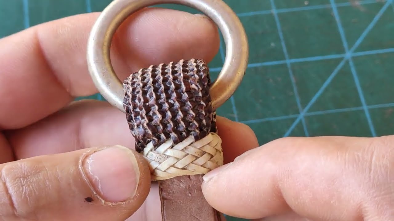 Acabamento para rédeas e chaveiros.