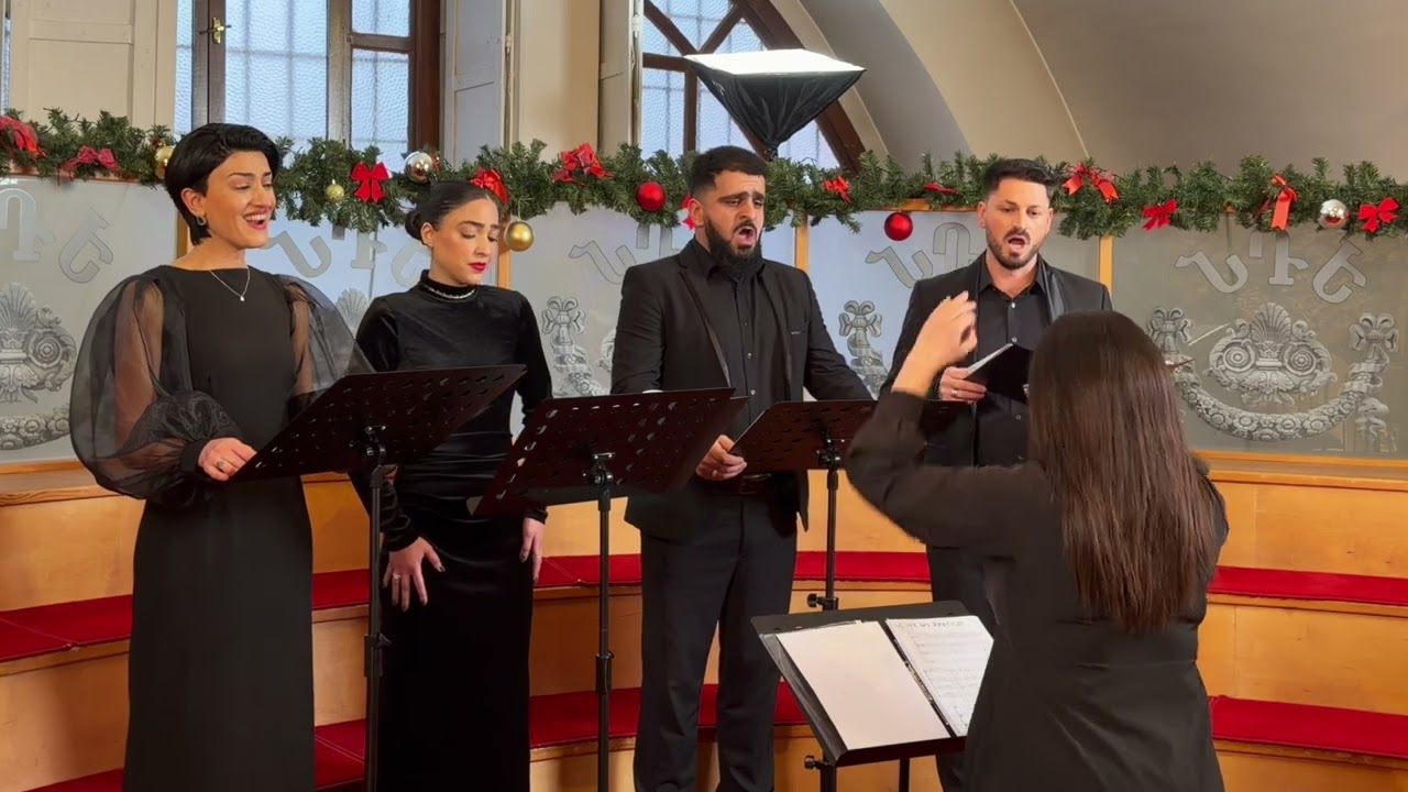 Komitas - Erg Jrorhnerqi (Komitas Choir)