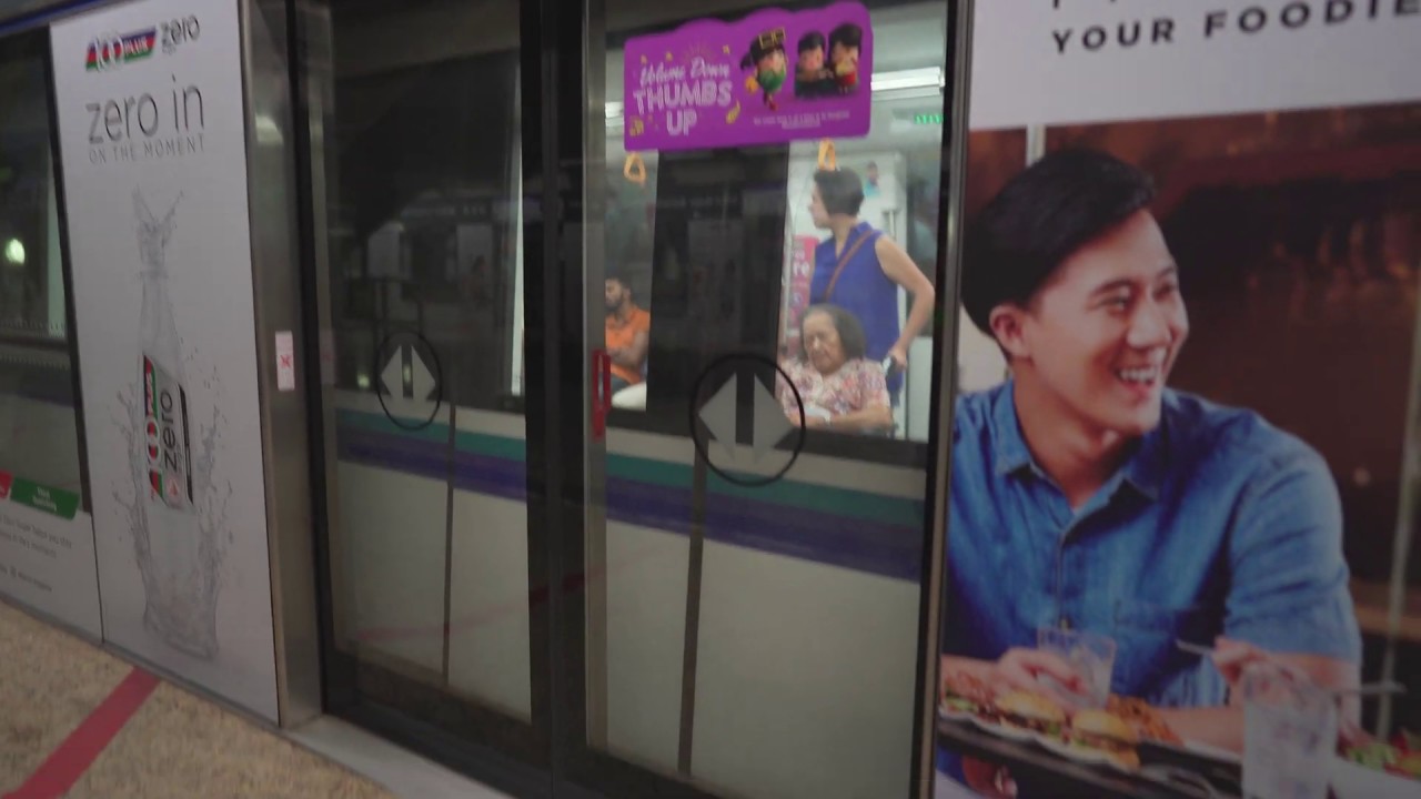 Singapore, MRT night ride from Botanic Gardens to Sixt Avenue