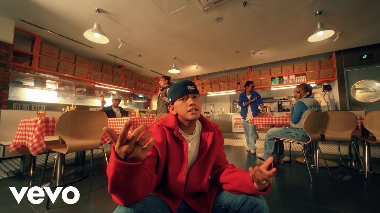 Ismail Izzani - Tenggelam (Official Music Video)