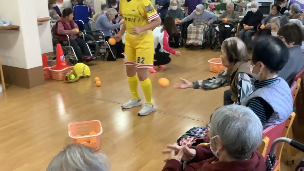 ボールをかごの中に入れていきましょう！