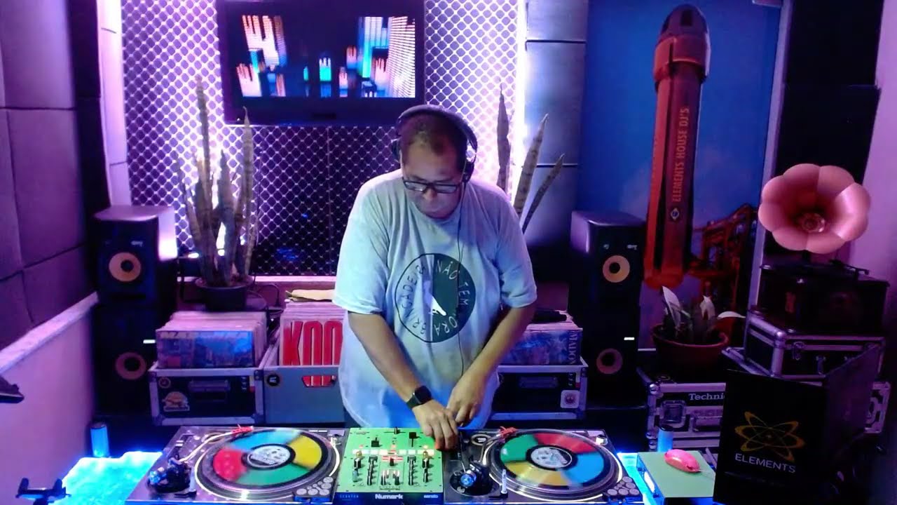 ELEMENTS HOUSE DJS LIVE