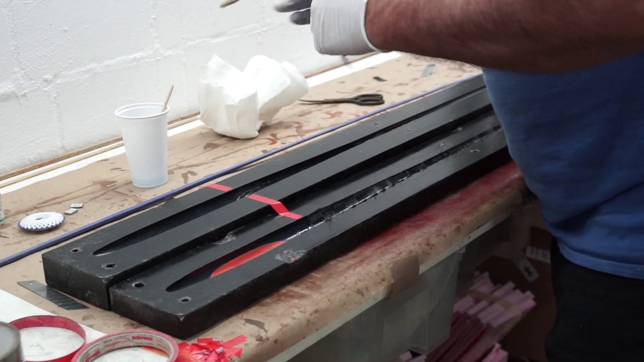 Eine F3K-Baureihe mit Jan Henning - Teil 13 - Das Laminieren in die Form with carbon fiber